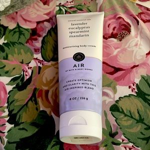 NWT Bath and body works aromatherapy body cream